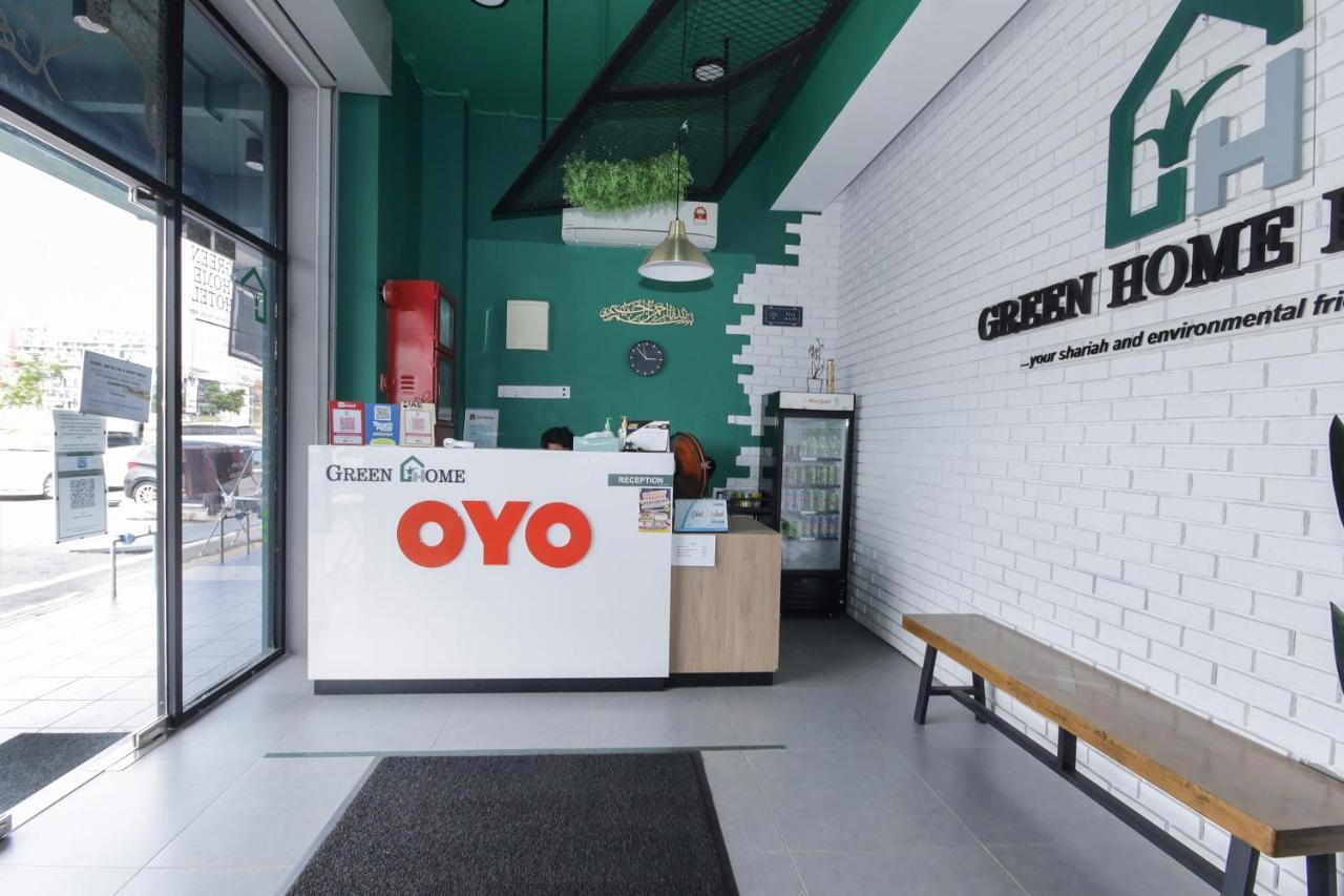 Oyo 90399 Green Home Hotel Syariah Sepang Exterior foto