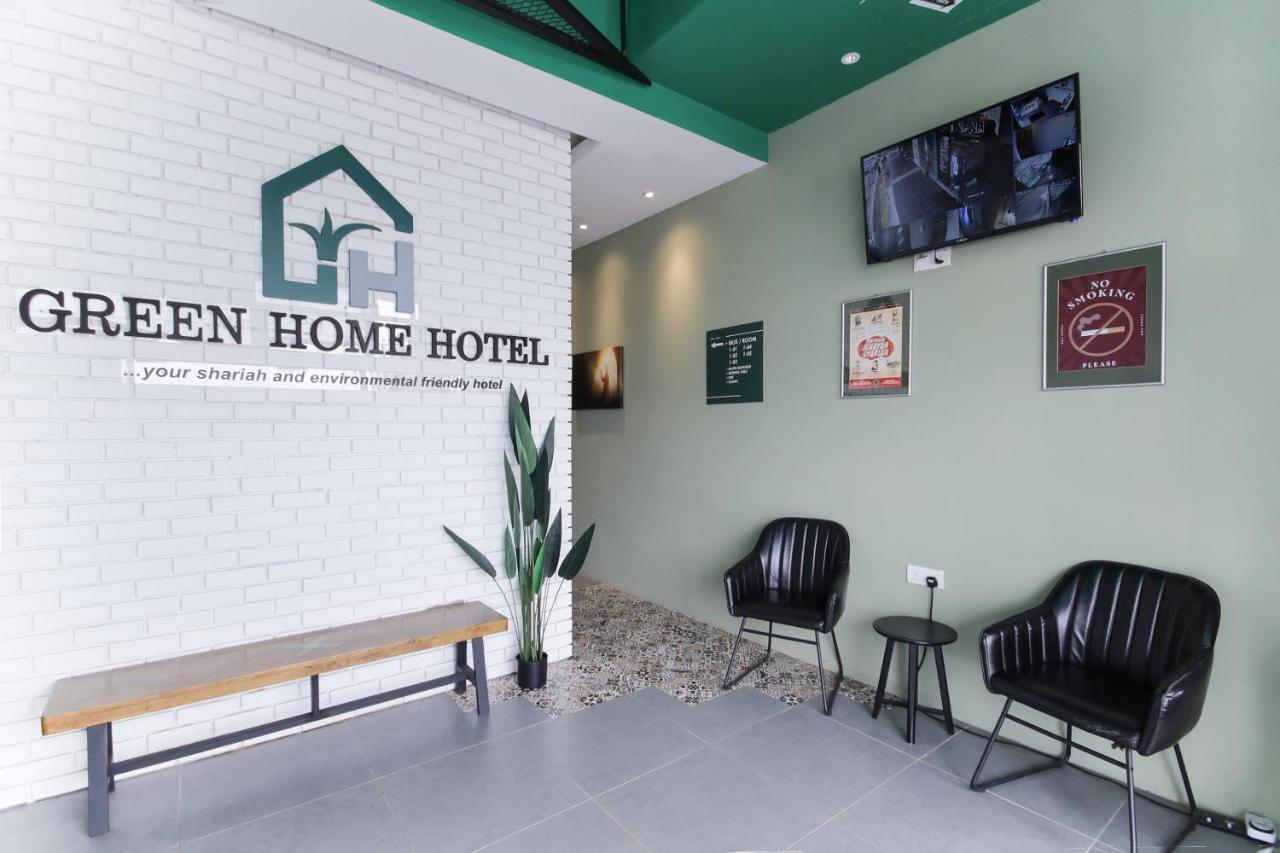 Oyo 90399 Green Home Hotel Syariah Sepang Exterior foto